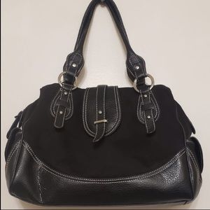 Tommy Hilfiger All Black Shoulder Handbag